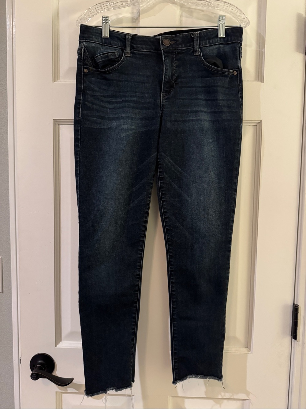 WIT & WISDOM Women’s Dark Blue Denim Raw Edge Capri - size 10